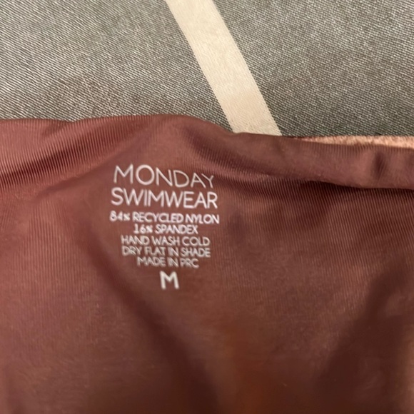 Monday swimwear bikini set Tiger print Maui top and bottom size medium. - Picture 4 of 5